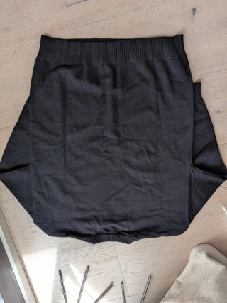 Jersey Ami Paris Negro Corazón Rojo Talla M