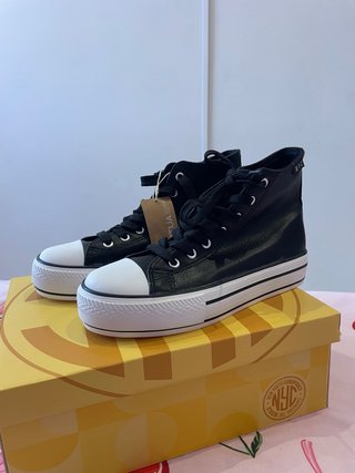 Zapatillas estilo Converse negras plataforma