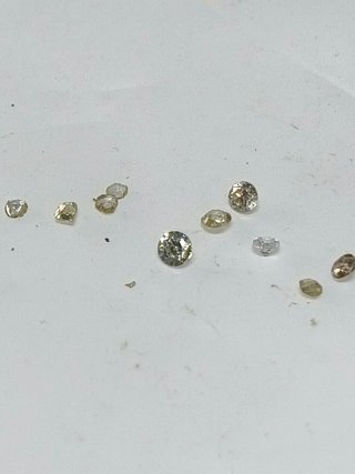 Lote de diamantes pequeños