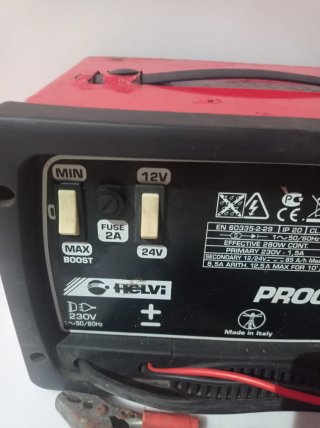 Cargador Baterías Helvi Progress 17 (12V/24V)