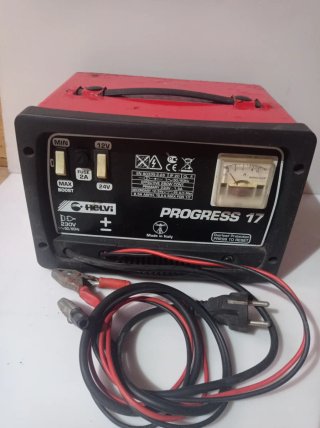 Cargador Baterías Helvi Progress 17 (12V/24V)