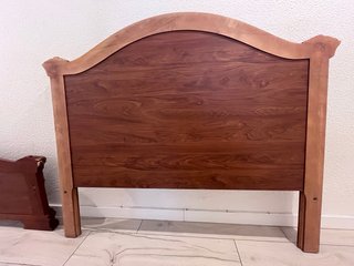 Cabezal y pie de cama de madera
