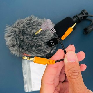 Micrófono shotgun para cámara y smartphone