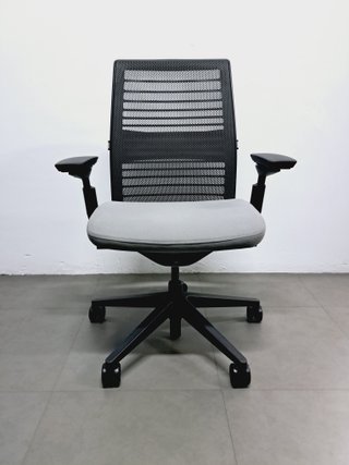 Sedia ergonomica professionale STEELCASE THINK v2