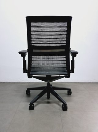 Sedia ergonomica professionale STEELCASE THINK v2