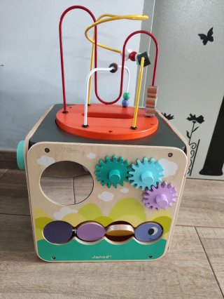 Cubo de actividades Janod +18m