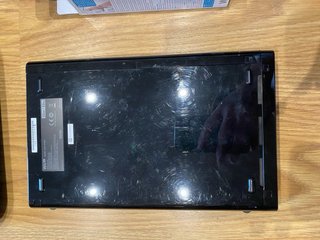 Nintendo Wii U + Mando Wii U Remote Plus