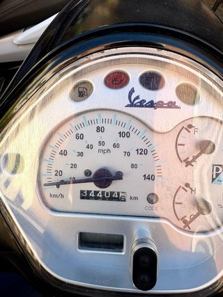 Vespa GTS 125 Negra
