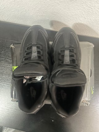 Nike Air Max 95 Talla 42 Negras Nuevas