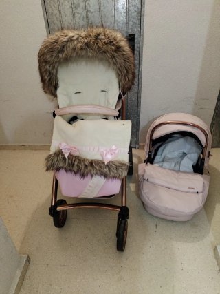 Passeggino rosa con ovetto