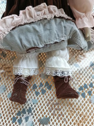 Muñeca de porcelana vintage