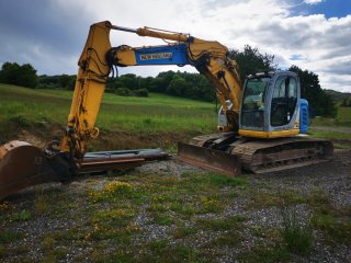 Retroexcavadora New Holland E135SR