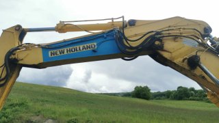 Retroexcavadora New Holland E135SR