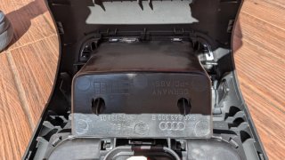 Hueco central trasero Audi