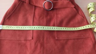 Falda Bershka naranja con cinturón
