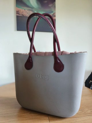 Bolso Obag Gris con Interior Rosa