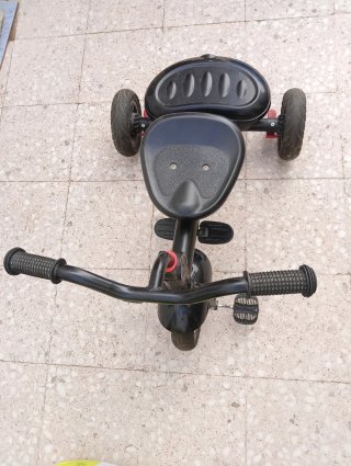 Triciclo infantil negro