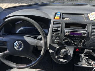 Volkswagen Transporter T5 2003 con techo elevable