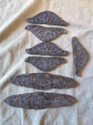 Lote 7 apliques antiguos bordados con cuentas