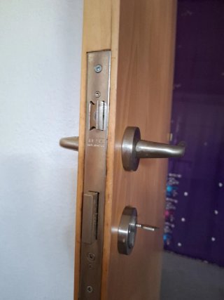 Puerta de madera