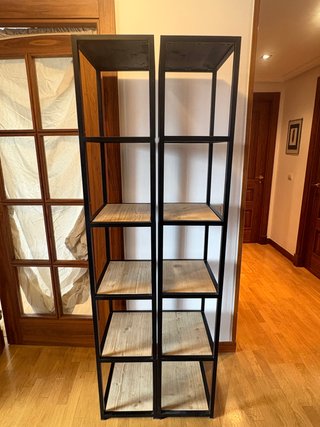 2 estanterías Metálica y Madera