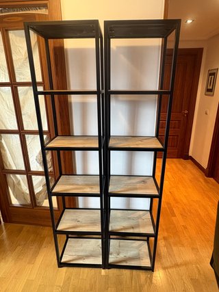 2 estanterías Metálica y Madera