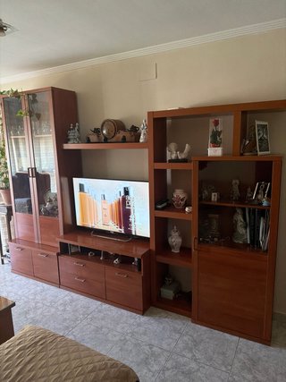 Mueble de salón con vitrinas