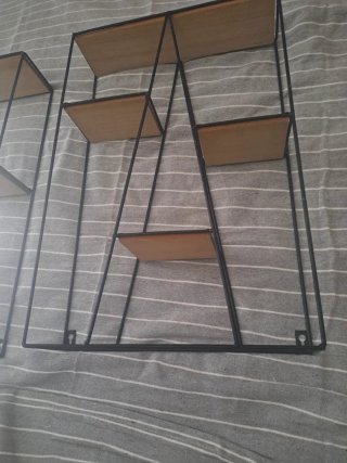 Estanterías de pared metálicas y madera