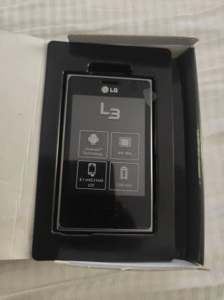 LG E400 Movil Negro
