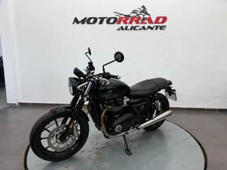 Triumph Street Twin