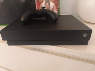 Xbox One X 1TB + Far Cry 6