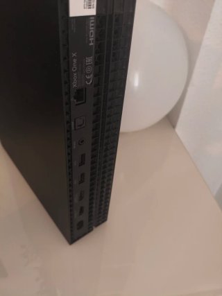 Xbox One X 1TB + Far Cry 6