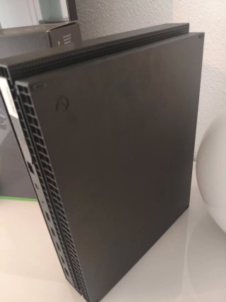 Xbox One X 1TB + Far Cry 6