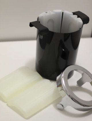 Enfriador de botellas negro y plateado