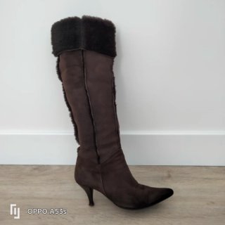 Botas altas de ante marrón con pelo