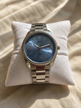 Reloj Casio Azul y Plateado