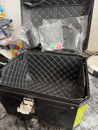 Baúl Moto 55L Negro