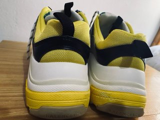 Zapatillas Balenciaga Talla 43. Dan una talla 44