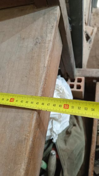 Banco de madera con respaldo