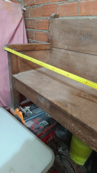 Banco de madera con respaldo