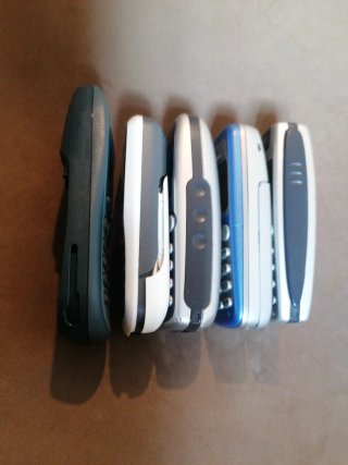 Lote 4 móviles antiguos: Nokia, Siemens, Sony Eric