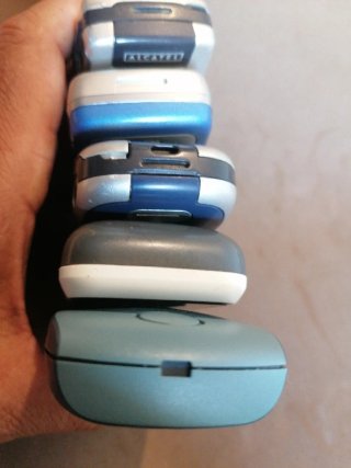 Lote 4 móviles antiguos: Nokia, Siemens, Sony Eric