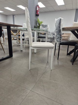 SILLA COMEDOR ELEGANCIA ESTRUCTURA ROBUSTA GANGA