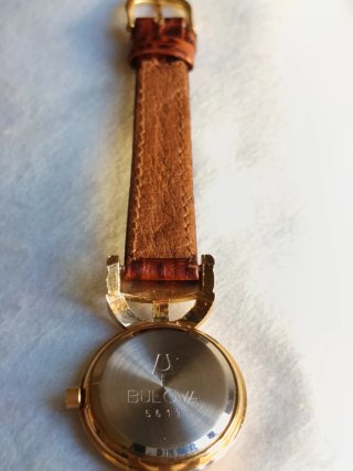 Bulova  Donna Vintage Oro Quartz Elegant