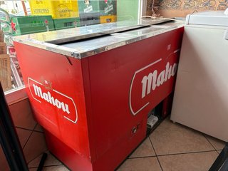 Botellero 1.5m Rojo 3 Puertas