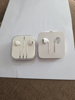 Audífonos Apple Blancos enchufe Lightning,