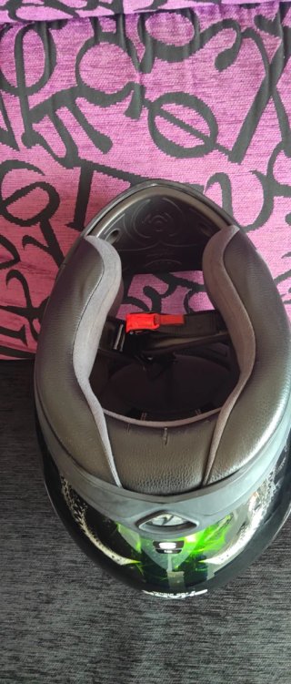 Casco Shark con visera rayada