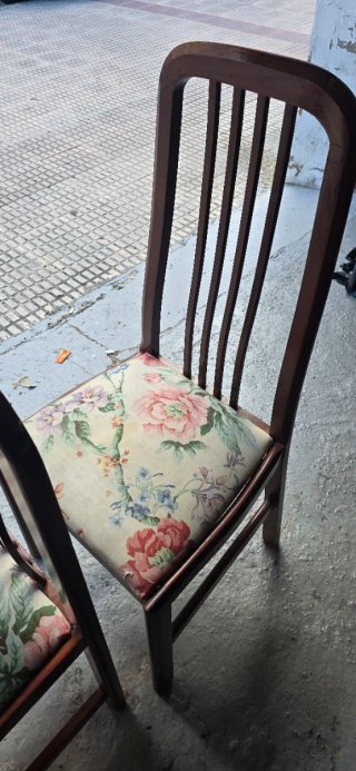 Juego de 3 sillas tapizadas