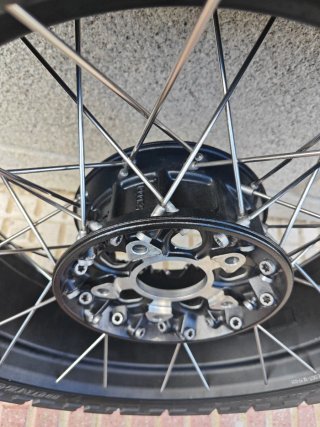 Llanta Radios Negra BMW R1200GS LC