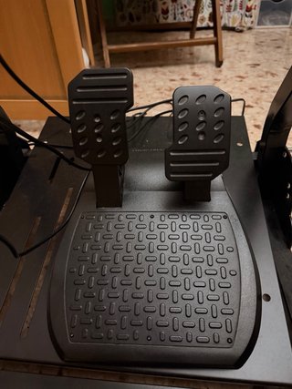 Volante Thrustmaster T150